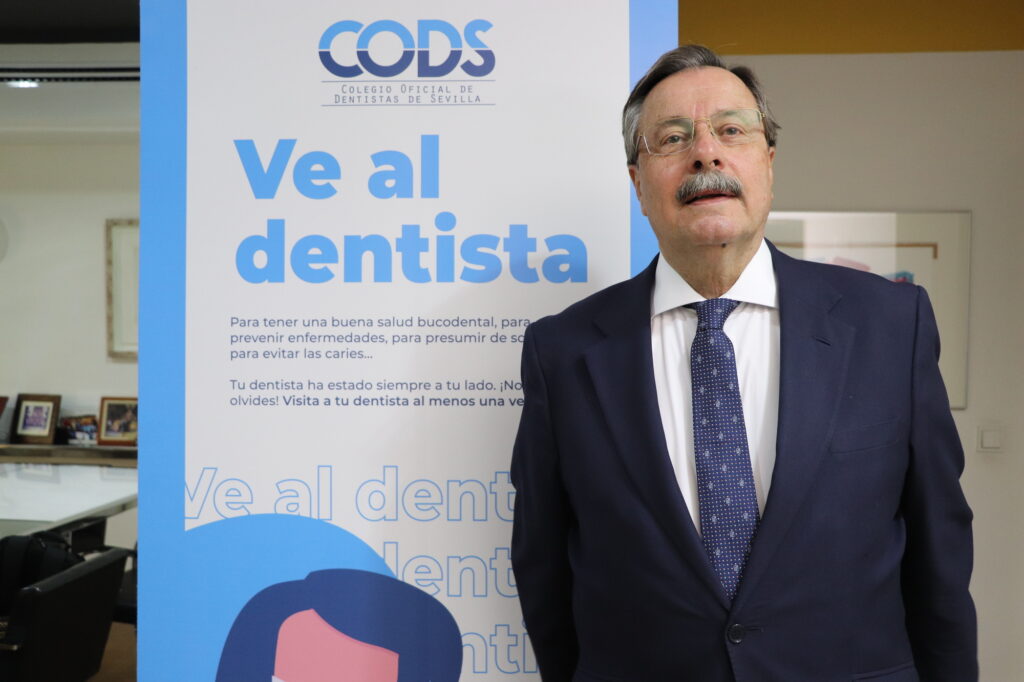 El presidente del Colegio Oficial de Dentistas de Sevilla, Luis Cáceres. Ve al dentista